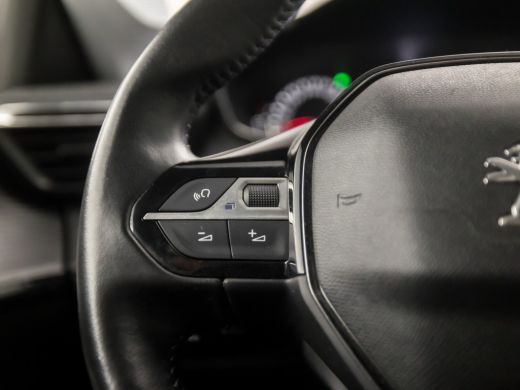 Peugeot 208 1.2 PureTech Sport (APPLE CARPLAY, GROOT NAVI, 360 CAMERA, LM VELGEN, SPORTSTOELEN, PARKEERSENSOR... ActivLease financial lease