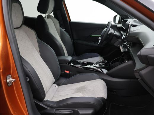 Peugeot e-2008 EV GT PACK 50 kWh + ADAPTIVE CRUISE | APPLE CARPLAY | SFEERVERLICHTING ActivLease financial lease