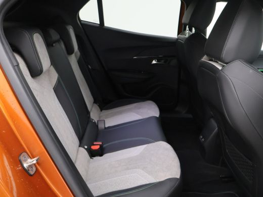 Peugeot e-2008 EV GT PACK 50 kWh + ADAPTIVE CRUISE | APPLE CARPLAY | SFEERVERLICHTING ActivLease financial lease