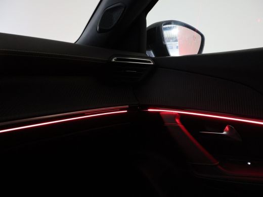 Peugeot e-2008 EV GT PACK 50 kWh + ADAPTIVE CRUISE | APPLE CARPLAY | SFEERVERLICHTING ActivLease financial lease