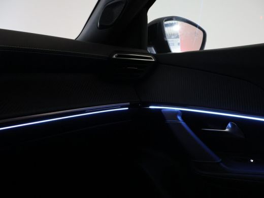 Peugeot e-2008 EV GT PACK 50 kWh + ADAPTIVE CRUISE | APPLE CARPLAY | SFEERVERLICHTING ActivLease financial lease