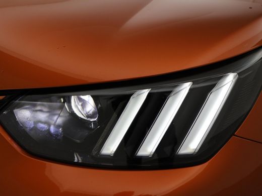 Peugeot e-2008 EV GT PACK 50 kWh + ADAPTIVE CRUISE | APPLE CARPLAY | SFEERVERLICHTING ActivLease financial lease