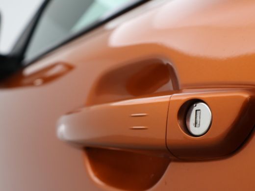 Peugeot e-2008 EV GT PACK 50 kWh + ADAPTIVE CRUISE | APPLE CARPLAY | SFEERVERLICHTING ActivLease financial lease