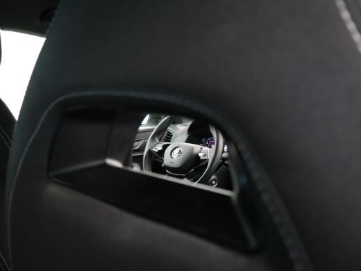 Skoda Karoq 1.5 TSI 150 PK DSG AUT. SPORTLINE + 19 INCH | VIRTUAL COCKPIT | ADAPTIVE CRUISE | ELEK. TREKHAAK ... ActivLease financial lease