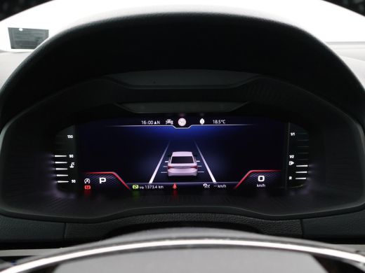 Skoda Karoq 1.5 TSI 150 PK DSG AUT. SPORTLINE + 19 INCH | VIRTUAL COCKPIT | ADAPTIVE CRUISE | ELEK. TREKHAAK ... ActivLease financial lease