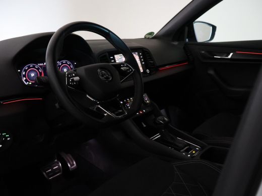 Skoda Karoq 1.5 TSI 150 PK DSG AUT. SPORTLINE + 19 INCH | VIRTUAL COCKPIT | ADAPTIVE CRUISE | ELEK. TREKHAAK ... ActivLease financial lease