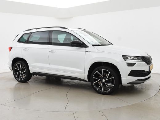 Skoda Karoq 1.5 TSI 150 PK DSG AUT. SPORTLINE + 19 INCH | VIRTUAL COCKPIT | ADAPTIVE CRUISE | ELEK. TREKHAAK ... ActivLease financial lease