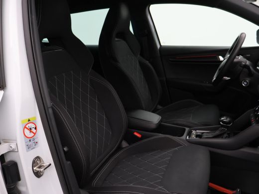 Skoda Karoq 1.5 TSI 150 PK DSG AUT. SPORTLINE + 19 INCH | VIRTUAL COCKPIT | ADAPTIVE CRUISE | ELEK. TREKHAAK ... ActivLease financial lease