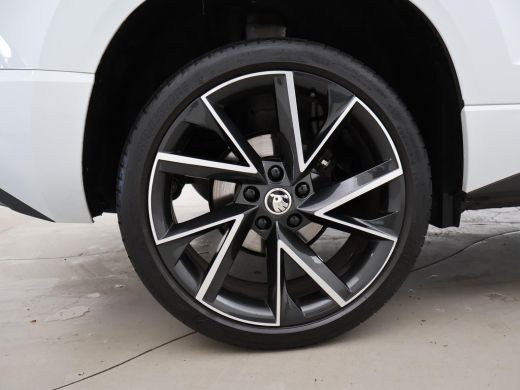 Skoda Karoq 1.5 TSI 150 PK DSG AUT. SPORTLINE + 19 INCH | VIRTUAL COCKPIT | ADAPTIVE CRUISE | ELEK. TREKHAAK ... ActivLease financial lease