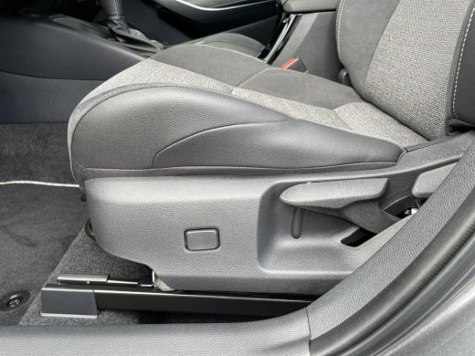 Toyota Corolla Touring Sports Hybrid 140 Dynamic ActivLease financial lease