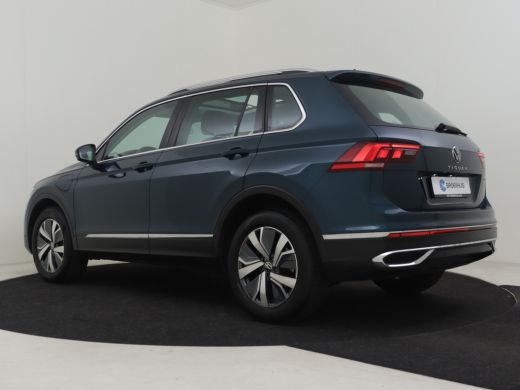 Volkswagen Tiguan 1.4 TSI eHybrid Elegance Panorama dak | Keyless | Navigatie | Adaptief cruise control | Stuur + s... ActivLease financial lease
