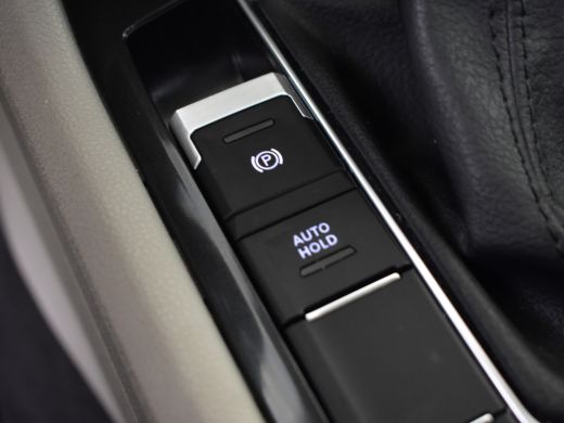 Volkswagen Tiguan 1.4 TSI eHybrid Elegance Panorama dak | Keyless | Navigatie | Adaptief cruise control | Stuur + s... ActivLease financial lease