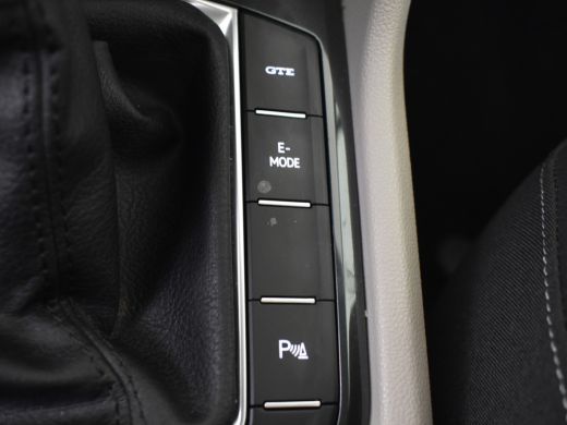 Volkswagen Tiguan 1.4 TSI eHybrid Elegance Panorama dak | Keyless | Navigatie | Adaptief cruise control | Stuur + s... ActivLease financial lease