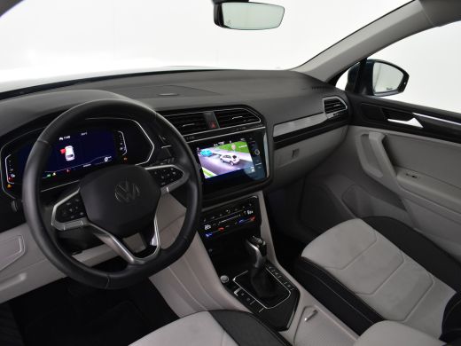 Volkswagen Tiguan 1.4 TSI eHybrid Elegance Panorama dak | Keyless | Navigatie | Adaptief cruise control | Stuur + s... ActivLease financial lease