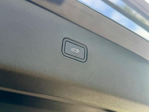 Volvo  EX30 Single Motor Extended Range Ultra 272pk | 19" Lichtmetalen velgen | Getint glas ActivLease financial lease