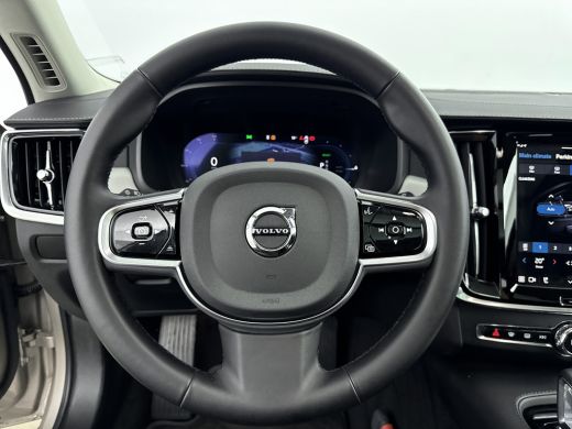 Volvo  V90 2.0 T6 Plug-in hybrid AWD Ultra Dark | Panoramadak | Trekhaak | 360 Camera + PDC | Elektr. verst... ActivLease financial lease