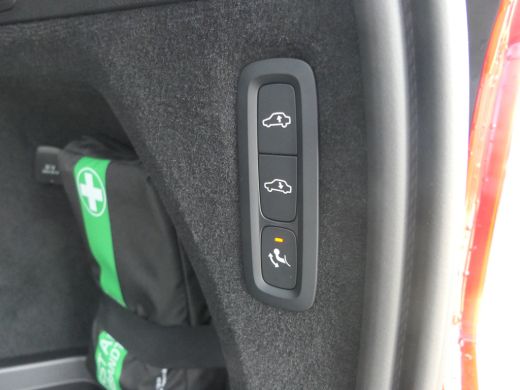 Volvo  XC90 T8 Plug-in hybrid AWD Ultra Dark | Bowers & Wilkins | Luchtvering | Massage | Stoelventilatie | T... ActivLease financial lease