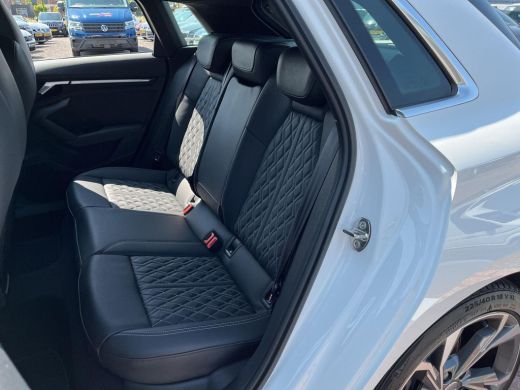Audi A3 Sportback 35 TFSI S edition 150Pk |S line | Leder | Clima | A-Camera | PDC | ActivLease financial lease