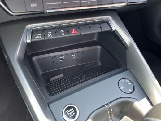 Audi A3 Sportback 35 TFSI S edition 150Pk |S line | Leder | Clima | A-Camera | PDC | ActivLease financial lease