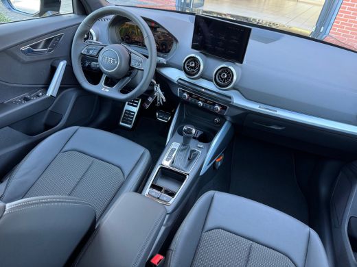Audi Q2 35 TFSI 150pk s-tronic S Edition | Privacy glass | Afgevlakt stuurwiel | Matrix-LED ActivLease financial lease