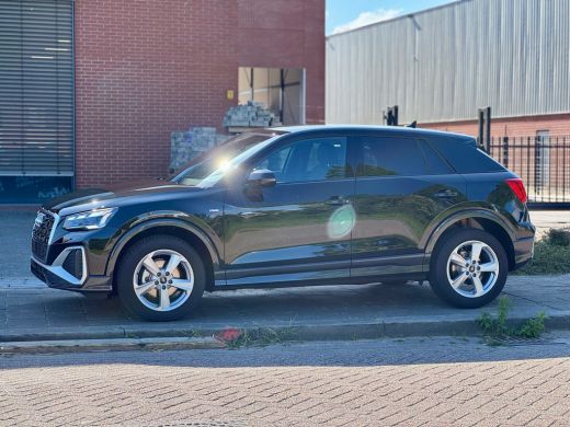 Audi Q2 35 TFSI 150pk s-tronic S Edition | Privacy glass | Afgevlakt stuurwiel | Matrix-LED ActivLease financial lease