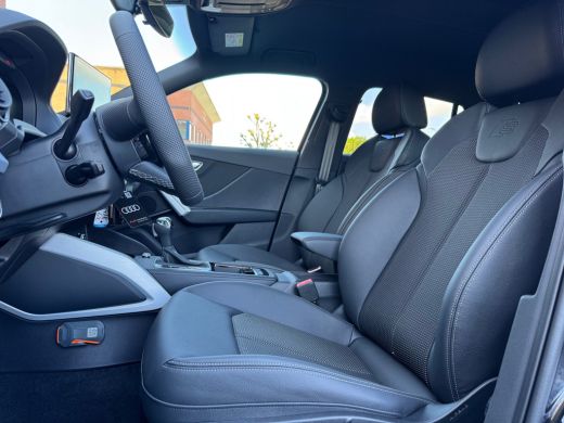Audi Q2 35 TFSI 150pk s-tronic S Edition | Privacy glass | Afgevlakt stuurwiel | Matrix-LED ActivLease financial lease