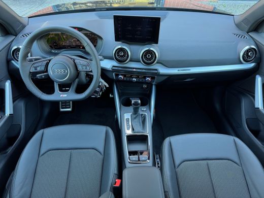 Audi Q2 35 TFSI 150pk s-tronic S Edition | Privacy glass | Afgevlakt stuurwiel | Matrix-LED ActivLease financial lease