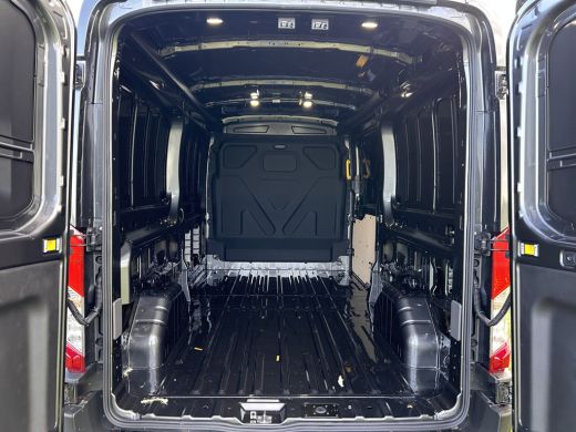 Ford Transit 350 2.0 TDCI L3H2 Limited € 7.075,- voorraadvoordeel | Keyless Entry | Trekhaak | Reservewiel | L... ActivLease financial lease