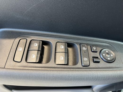 Hyundai Inster Evolve 49 kWh | Meest luxe uitvoering | Gratis Upgrade voordeel | Rijklaarprijs! | ActivLease financial lease