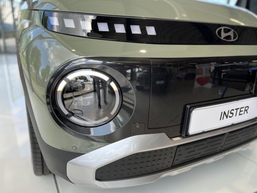 Hyundai Inster Evolve 49 kWh | Meest luxe uitvoering | Gratis Upgrade voordeel | Rijklaarprijs! | ActivLease financial lease