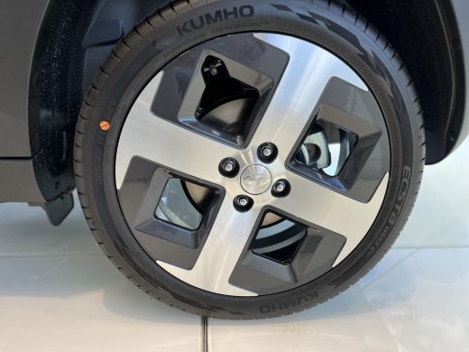 Hyundai Inster Evolve 49 kWh | Meest luxe uitvoering | Gratis Upgrade voordeel | Rijklaarprijs! | ActivLease financial lease