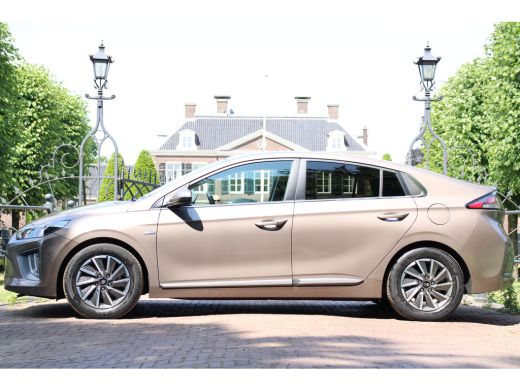 Hyundai IONIQ Comfort EV 38 kWh |1E EIGENAAR | TREKHAAK | ADAPTIVE CRUISE | CAMERA | CARPLAY | CLIMATE CONTROL ActivLease financial lease
