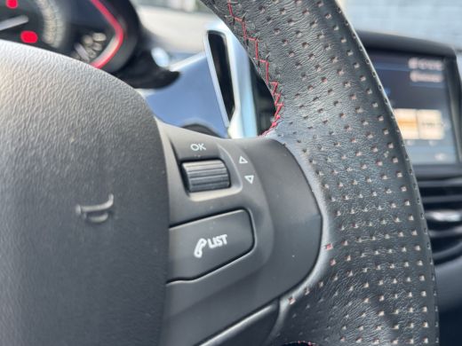 Peugeot 2008 1.2 PureTech GT-line | Achteruitrijcamera | Apple Carplay/Android Auto|telefoonintegratie premium... ActivLease financial lease