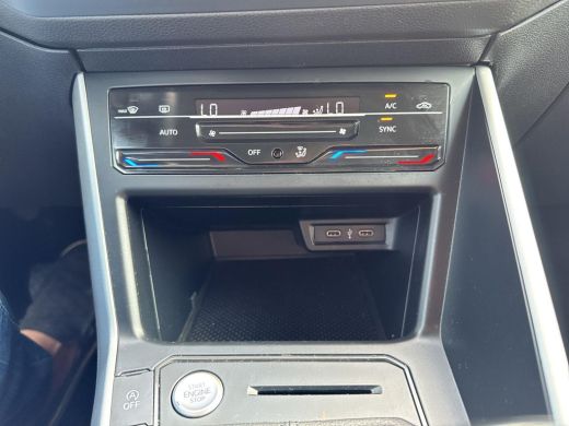 Volkswagen Polo 1.0 TSI Life | Automaat | 95Pk | A. Camera | Digital Dash | App-connect | ActivLease financial lease