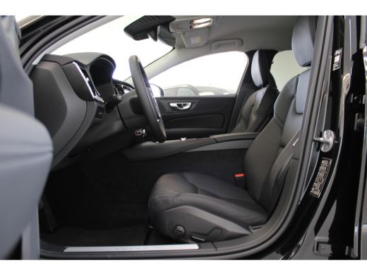 Volvo  V60 T6 350PK AWD Essential | Leer | Pilot Assist | BLIS | 19'' | Getint Glas  | Lendensteun | Park As... ActivLease financial lease