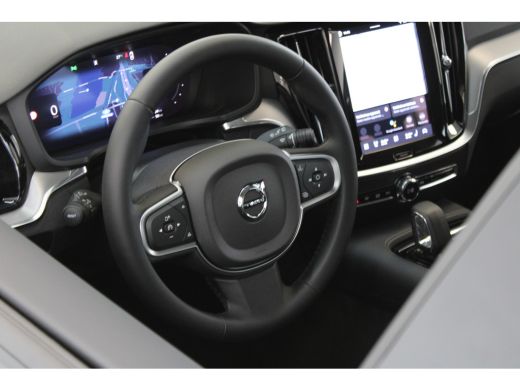 Volvo  V60 T6 350PK AWD Essential | Leer | Pilot Assist | BLIS | 19'' | Getint Glas  | Lendensteun | Park As... ActivLease financial lease
