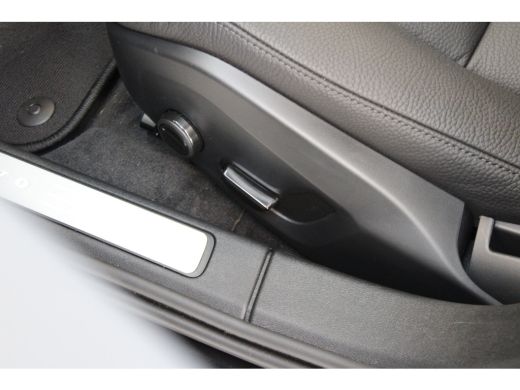 Volvo  V60 T6 350PK AWD Essential | Leer | Pilot Assist | BLIS | 19'' | Getint Glas  | Lendensteun | Park As... ActivLease financial lease