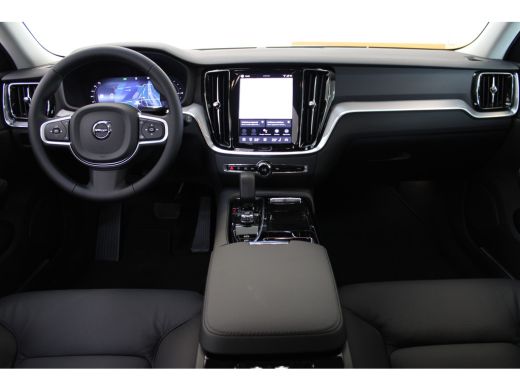 Volvo  V60 T6 350PK AWD Essential | Leer | Pilot Assist | BLIS | 19'' | Getint Glas  | Lendensteun | Park As... ActivLease financial lease