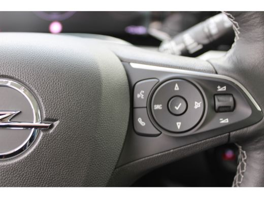 Opel Mokka Electric Level 3 50 kWh / Navigatie / Camera / Dodehoek / Stuur -en stoelverwarming / LED / Carplay / ECC / ActivLease financial lease