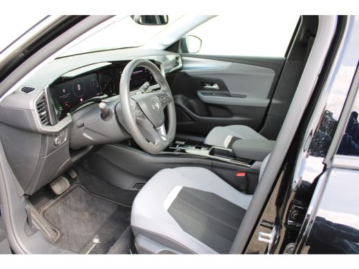 Opel Mokka Electric Level 3 50 kWh / Navigatie / Camera / Dodehoek / Stuur -en stoelverwarming / LED / Carplay / ECC / ActivLease financial lease