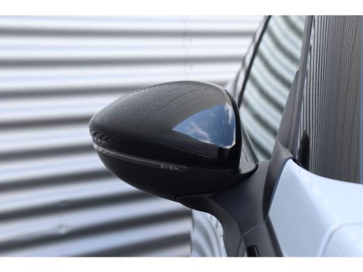 Peugeot 2008 1.2 PURETECH 130PK GT PACK AUTOMAAT / NAVI / LEDER / CLIMA / LED / PDC / 17" LMV / KEYLESS / ALCA... ActivLease financial lease