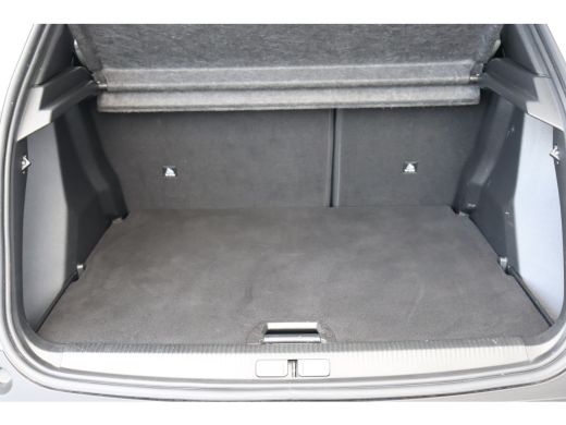 Peugeot 2008 1.2 PURETECH 130PK GT PACK AUTOMAAT / NAVI / LEDER / CLIMA / LED / PDC / 17" LMV / KEYLESS / ALCA... ActivLease financial lease
