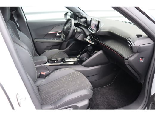 Peugeot 2008 1.2 PURETECH 130PK GT PACK AUTOMAAT / NAVI / LEDER / CLIMA / LED / PDC / 17" LMV / KEYLESS / ALCA... ActivLease financial lease