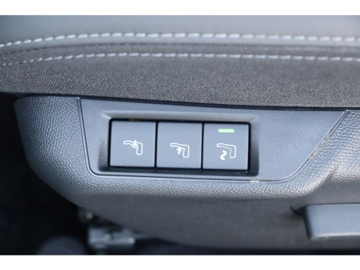 Peugeot 2008 1.2 PURETECH 130PK GT PACK AUTOMAAT / NAVI / LEDER / CLIMA / LED / PDC / 17" LMV / KEYLESS / ALCA... ActivLease financial lease