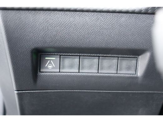 Peugeot 2008 1.2 PURETECH 130PK GT PACK AUTOMAAT / NAVI / LEDER / CLIMA / LED / PDC / 17" LMV / KEYLESS / ALCA... ActivLease financial lease