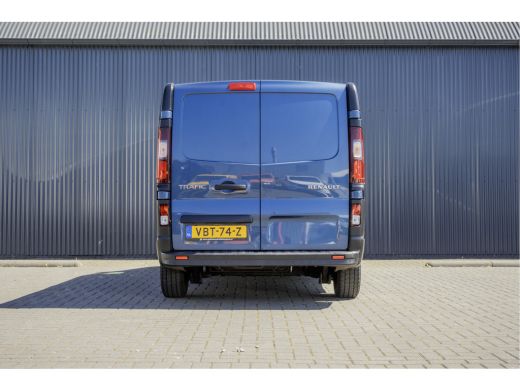 Renault Trafic 1.6 dCi | L2H1 | 5-Zits | Zijschuifdeur R+L | LED | Navi | Airco | Cruise | PDC | Euro 6 ActivLease financial lease