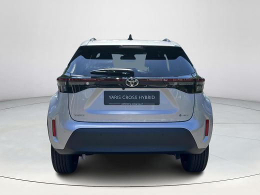 Toyota Yaris Cross 1.5 Hybrid 115 Dynamic | Comfort Pack | Shimmering silver metallic | Nieuw uit voorraad leverbaar | ActivLease financial lease