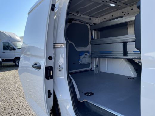 Volkswagen Caddy Cargo 2.0TDI Comfort 122PK Automaat Camera Sortimo Airco PDC Cruise control ActivLease financial lease
