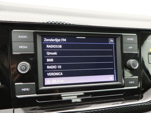 Volkswagen Polo 1.0 TSi Life | Airco | Adaptive Cruise | 15 Inch | CarPlay | 20.080 Km!! ActivLease financial lease