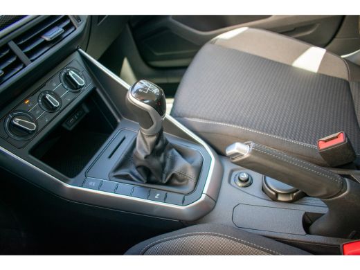 Volkswagen Polo 1.0 TSI Style -Navi-Camera-Carplay-Stoelverwarming- ActivLease financial lease